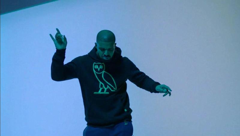 Drake usa lo shampoo degli Illuminati