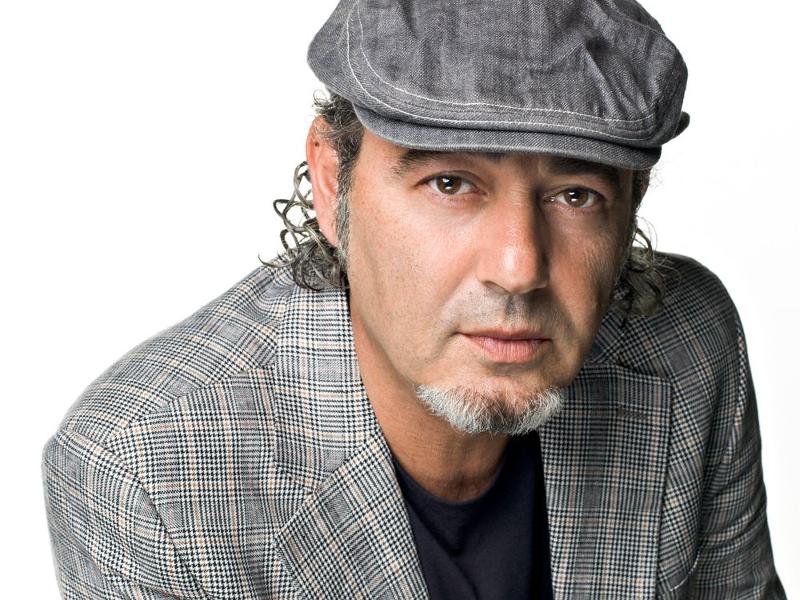 Due domande a Luca Carboni