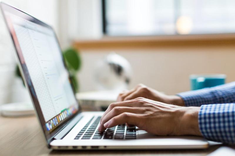 Meno clic, più AI: come cambia il futuro dell’informazione digitale