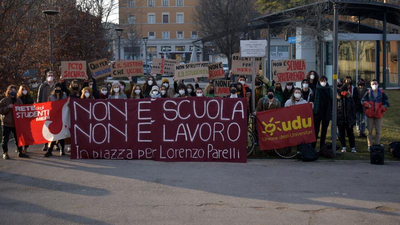 In piazza contro l'alternanza scuola lavoro, la lettera di uno studente